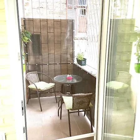 Apartment уютная с террасой в центре одессы Odesa