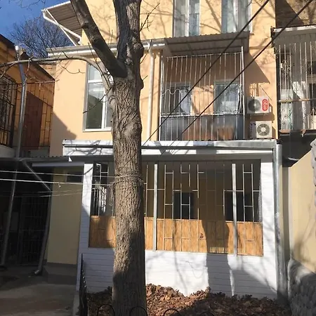 уютная с террасой в центре одессы Apartment Odesa
