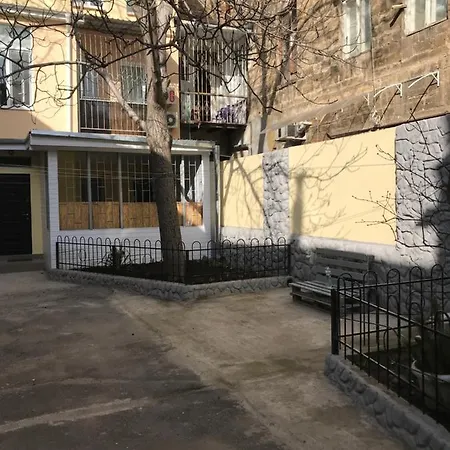 уютная с террасой в центре одессы Oděsa