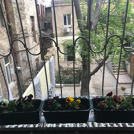 уютная с террасой в центре одессы Apartment Odesa